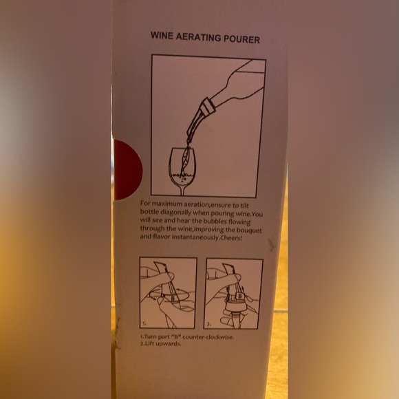 NWT Wine Aerating Pourer - Picture 3 of 10